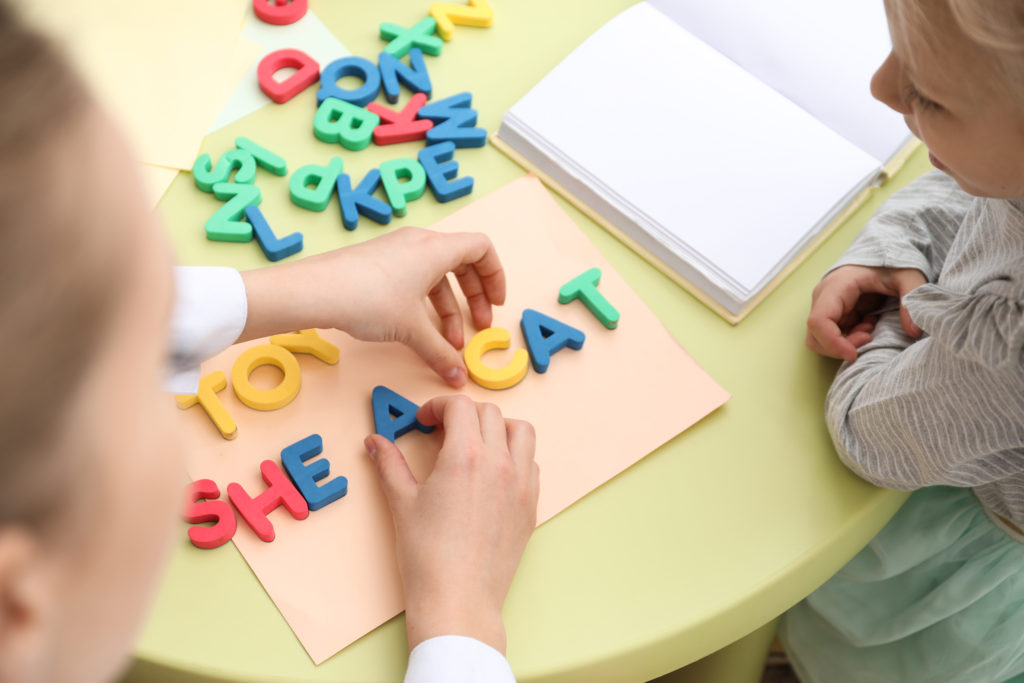 Phonics instruction mistakes- not using a multi-sensory approach
